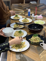 週に1回は、皆でお昼ご飯を作ります。