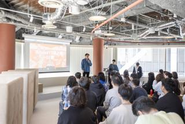 月次の全社ミーティングで意思統一