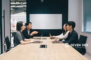出社ありのハイブリットリモートを導入しています