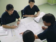 お客さまから受注をいただいたら、どうやって生産するかについて社内で議論し、生産性を追求していきます