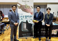 小泉大臣に冷凍寿司を試食いただき、驚いていただきました