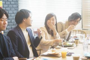 フラットな関係だから会話もはずむ