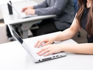 自社開発のeラーニングで、スキル定着を支援