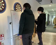 リモートワーク主体ですが、時には絵を書いて説明