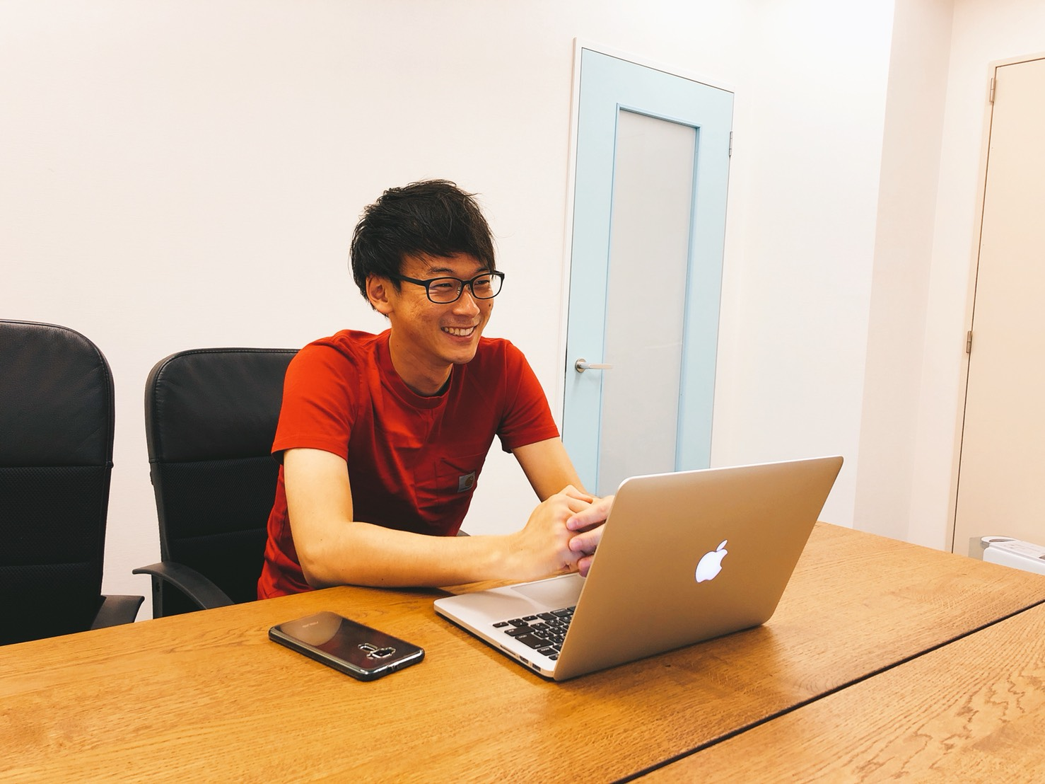 総合商社からスタートアップベンチャー1ケタ社員へ。不安を乗り越えた先にあった62,208円の感動とは。