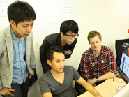 当社には外国人エンジニアも多数在籍中。こうした優秀なエンジニアが社内で活躍しているからこそ、続々と新しいサービスが生まれています。