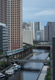 田町・三田エリアを拠点に、少人数のチームで事業づくりに取り組んでいます。