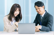 わからないことは先輩にすぐに相談できる環境！和気藹々と仕事に向き合える社風が自慢です。