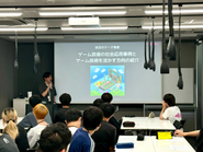 専門学生へ代表 成瀬が特別講義をした際の一コマ