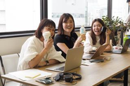 様々なバックグラウンドを持ったメンバーです！フォローも手厚いのでご安心ください！