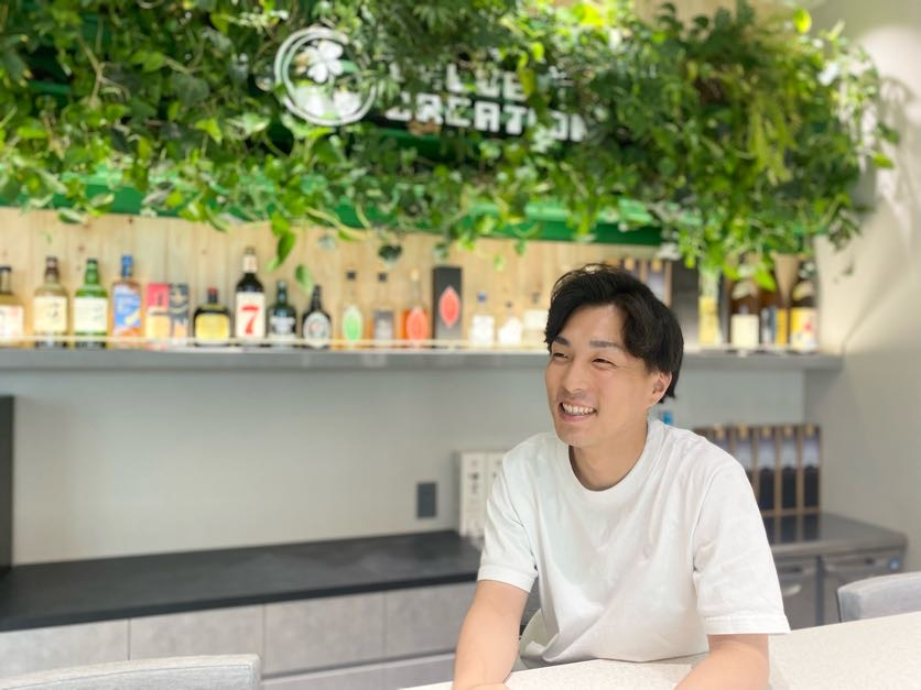 【新卒入社組・最年少マネージャー昇格者インタビュー】前編｜「実は入社直後、この会社は自分に合わないと思ってました」インターン生からマネージャー昇格になるまでの道のりと挑戦