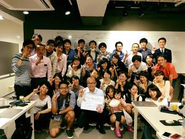 月一実施の全力振り返り会では、前月の良かった点・悪かった点を全員で認識し、今月やるべきことを決めていきます。最年少は3歳(！？)、最年長は60代とバラエティ豊かなメンバーです。