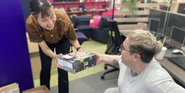 代理店に丸投げではなく、一人一人がお客さまや市場の動向をウォッチして得た洞察から自分の手を動かしてチームで機動的にアクションをとっています