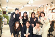 当日は新卒入社の若手メンバーを中心に参加させていただきます！『なぜ新卒でヒトカラを選んだの？』『他の会社と比較してヒトカラの特徴は？』などなど、事業内容のご説明はもちろん、オフィスツアーも実施！何よりも座談会を通して、ヒトカラメディアで働くヒトのことを知っていただく予定です！