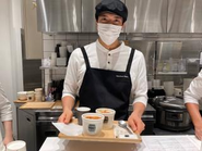 お客様一人ひとりに真摯に向き合う姿勢を持って働きたい人、店舗を通して挑戦をしたい人が多い職場です。お客様の笑顔が直接みれるのは、店舗の仕事の醍醐味！