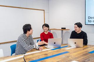 人々の共感を生むストーリー構築力や審美眼を磨き、人間だから生み出せる本質価値も追求しています