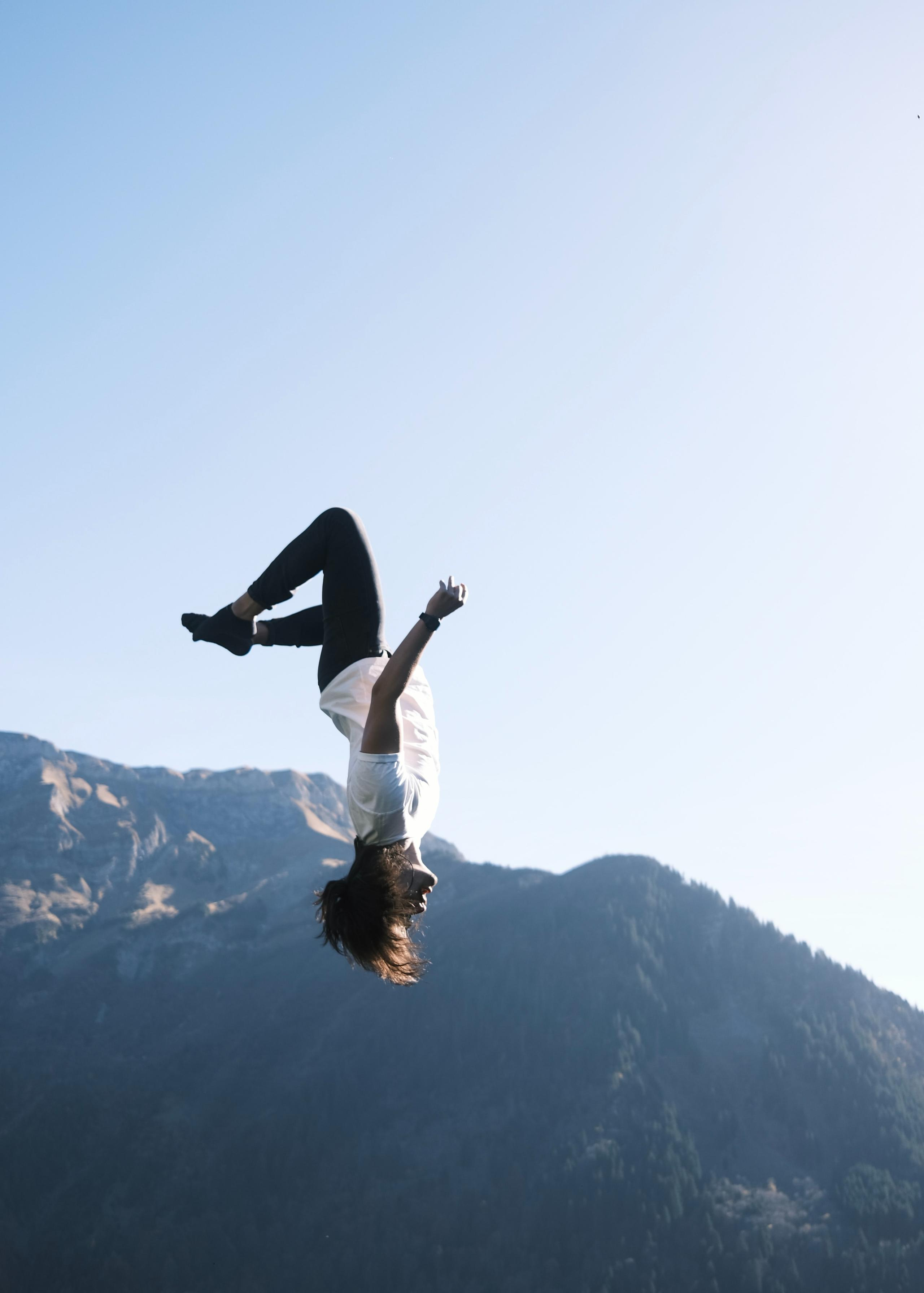 社員の案件異動について