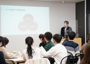 就活イベントに運営メンバーとして参加できます。学生自己PRや企業人事のプレゼンも聞けるので、情報収集や学びにもなります。