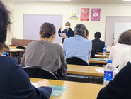 地域の経営者を招いての勉強会も実施。サンセバスチャンのような、教え合い、助け合う風土を地域全体に広めています。