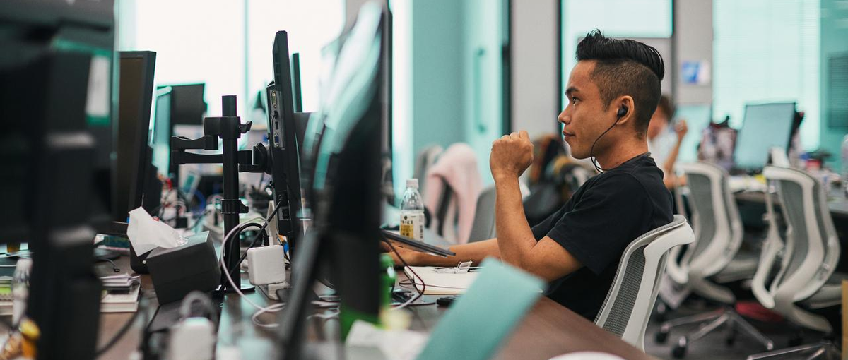 既存の技術スタックに縛られず、UX 向上を手掛けるフロントエンドエンジニア