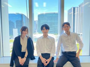 デジマチームは年齢関係なくアイデアを出し合える環境（コロナウイルス対策は継続しております）