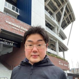 安達 順平