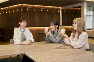 職場は積極的に意見が言えるフラットな環境です・