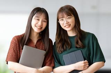 経験なしからデザイナーを目指すならL&S！仲間と一緒にスキルアップできる！