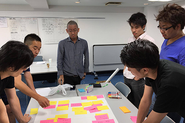 事業と組織について、お互いに真剣に意見をぶつけます。