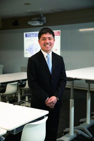 人間科学部　尾澤重知