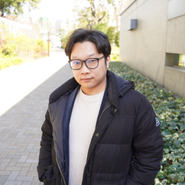 新しいサービスを作ろうと決意する代表