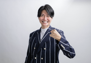 組織の左腕 代表・桑田龍征。15年以上の経営経験から生まれた『属人的仕組み化』で企業の成長を加速させます。