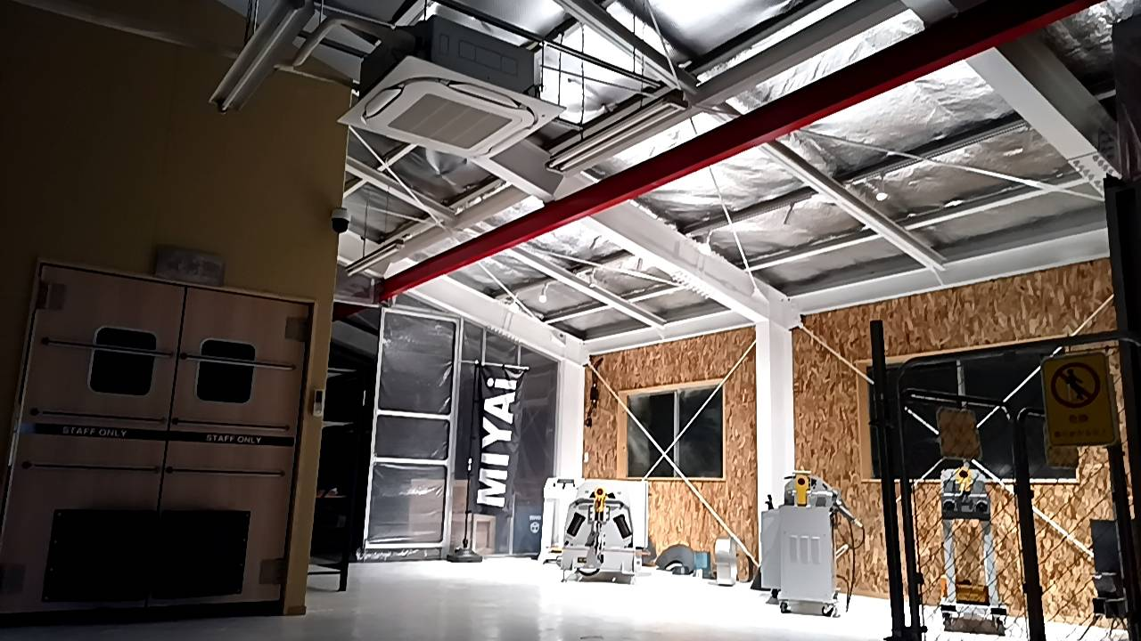 2F展示ブース完成！