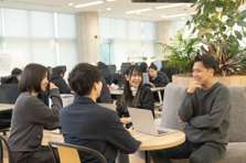 大企業出身者にも選ばれるベンチャー｜停滞感を感じる方は一度お話しましょう！