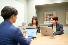 社内クリエイティブ陣とタッグ！一人で戦わない営業職