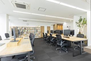 広々としたオフィスで、ゆったりと作業ができます