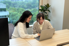 若手が活躍するデザインカンパニーで、スタートアップを支援するデザイナー