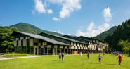 雲の上の図書館 / YURURIゆすはら　© Kawasumi・ Kobayshi Kenji  Photograph Office