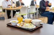 「利益は、ちゃんとみんなに還元！」 がんばった分はしっかり返ってくる。 無料ランチや賞与制度で日々のやる気もアップ！