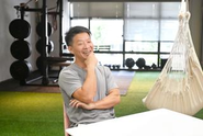 「作るだけのシステム屋」に未来はない。多重下請けの常識をぶっ壊し、お客様と本気で同じゴール（成果）を目指す。満村のこの強烈な想いがノベルワークス最大の原動力です！