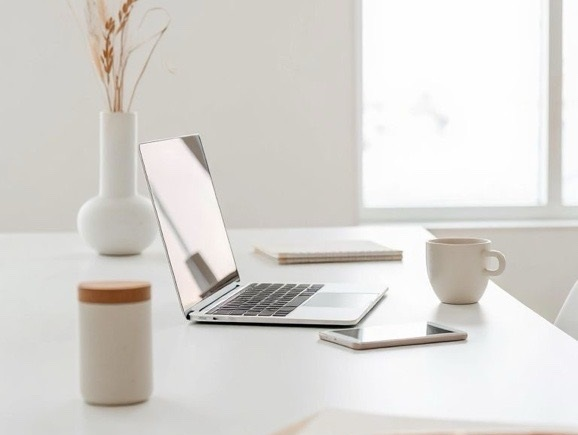 平均出社週2〜3日、インプリムのリアルなハイブリッドワーク🏢🏠