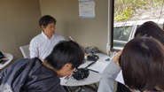 ドローンフィールド横のプレハブ事務所が現在の事務所。当社のドローン事業はここからスタートしました。
