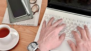 インターネットアカデミー（https://www.internetacademy.jp/）の連携があるため、未経験から短期間でWeb業界の専門知識を習得することが可能です。