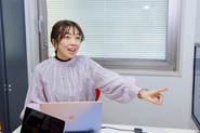 笑顔で働きやすい職場であるために、ライフスタイル手当（身だしなみを整える目的）など様々な福利厚生があります♪　その他にも家賃補助や書籍手当など充実した職場環境を目指しています。