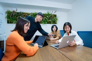 “挑戦する人のベストパートナーになりたい” すべての挑戦者の第一想起となり、日本一中小企業に貢献する企業へ