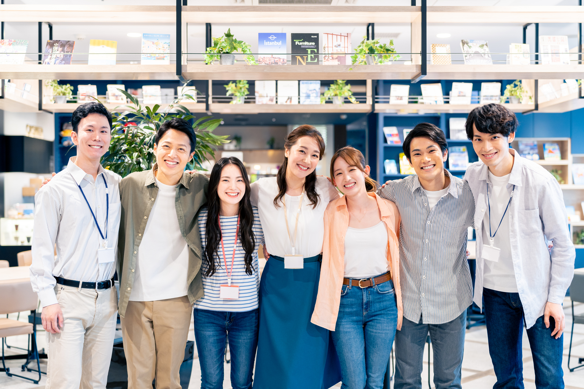 自分が書いたプログラムソース・ソースコードで数万・数十万の人をビックリさせることができる仕事。当社の宝はWEBエンジニアである。