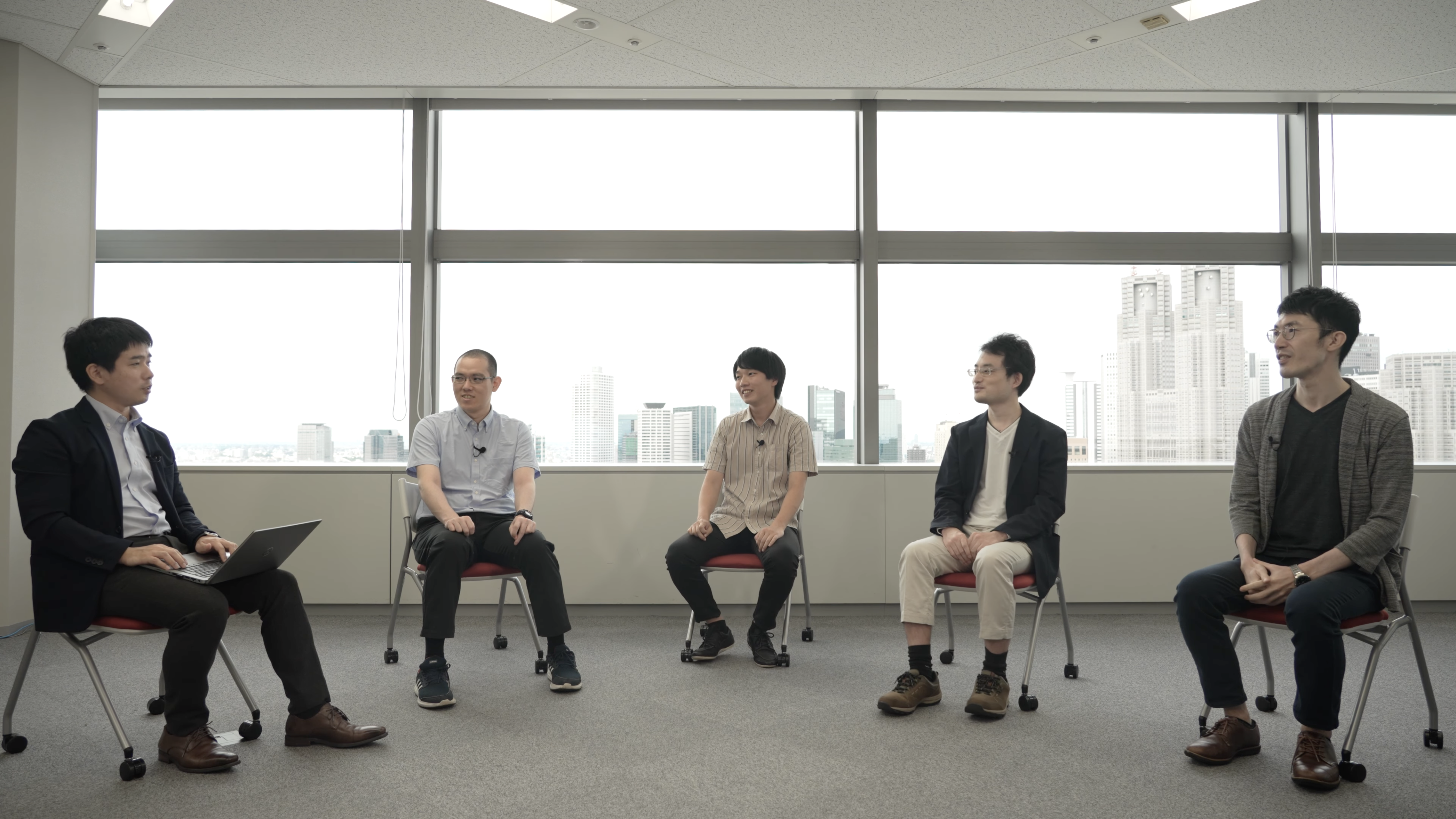 「大変だった瞬間とは？1日のスケジュールと仕事内容を公開！」　TDSE 社員座談会 part2 〜業務・仕事内容編〜