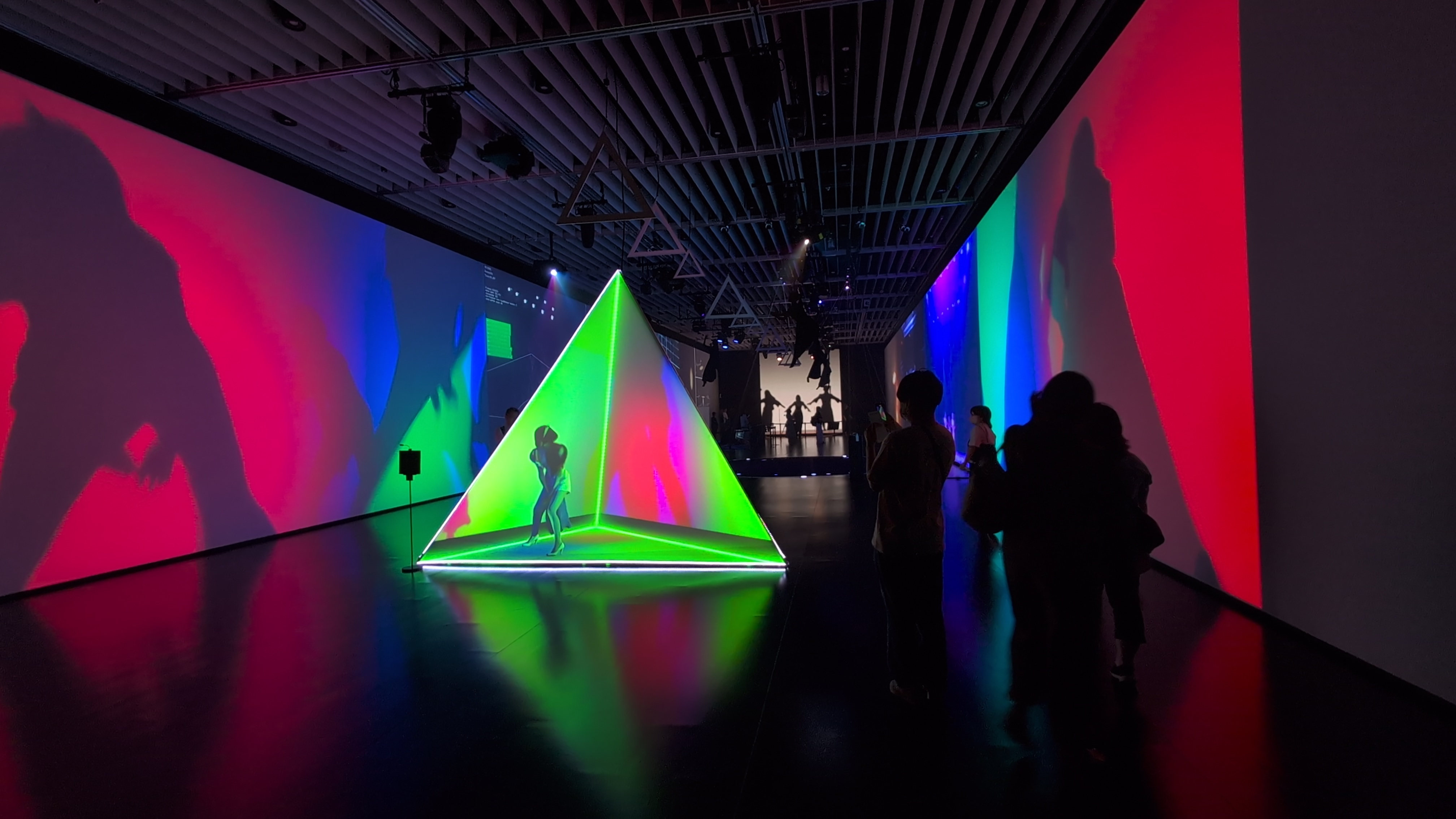 【社内イベント】虎ノ門ヒルズで開催中のPerfumeの展覧会に行きました