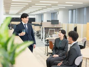 本当に良いサービスを提供してくために、部署を超えて協力しあって仕事を進めます。