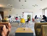 オフィスエントランスです。おしゃれ！他社の方との交流もできるかも！